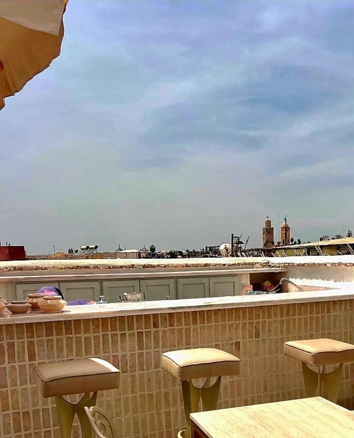 Le Singe Rose Bed & Breakfast Marrakesh Exterior foto